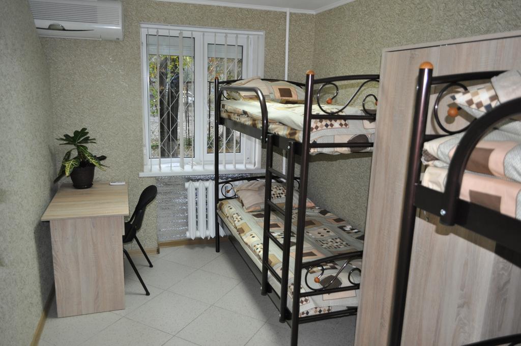 Hostel Bayit เครเมนชุก ภายนอก รูปภาพ