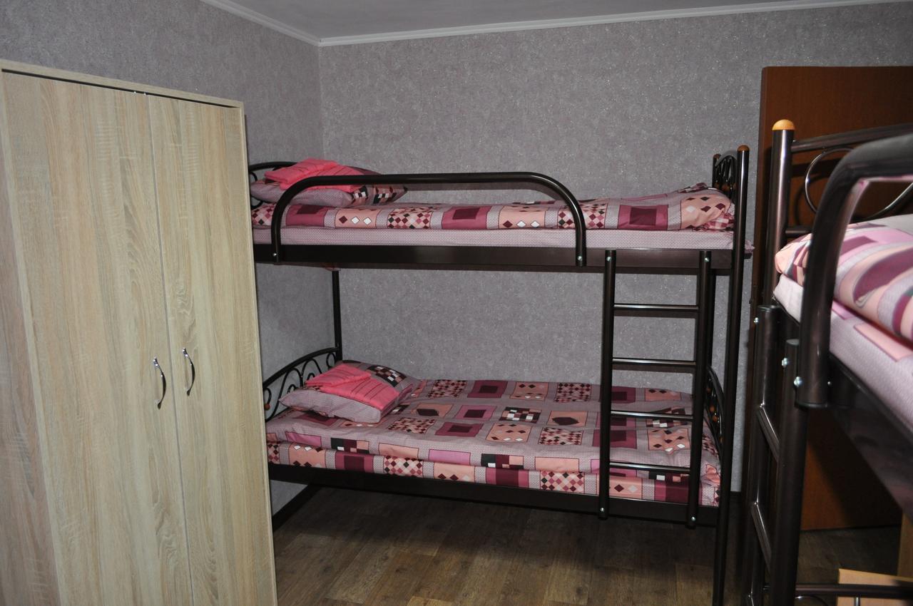 Hostel Bayit เครเมนชุก ภายนอก รูปภาพ