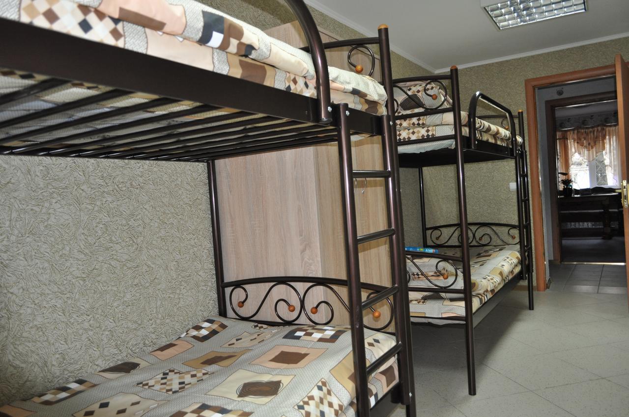 Hostel Bayit เครเมนชุก ภายนอก รูปภาพ