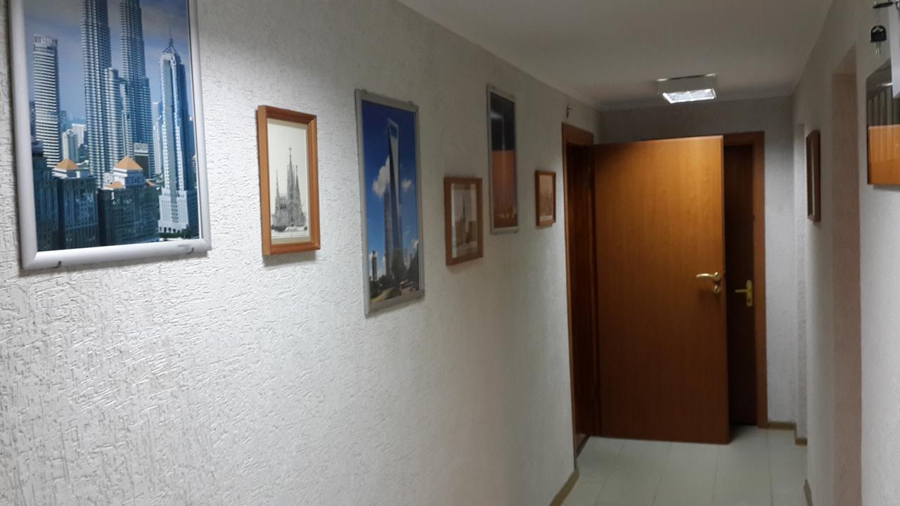 Hostel Bayit เครเมนชุก ภายนอก รูปภาพ