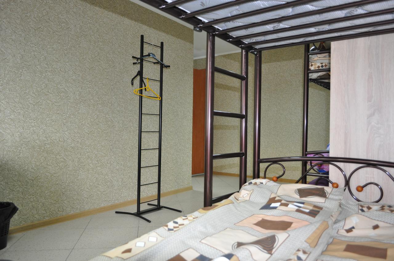 Hostel Bayit เครเมนชุก ภายนอก รูปภาพ